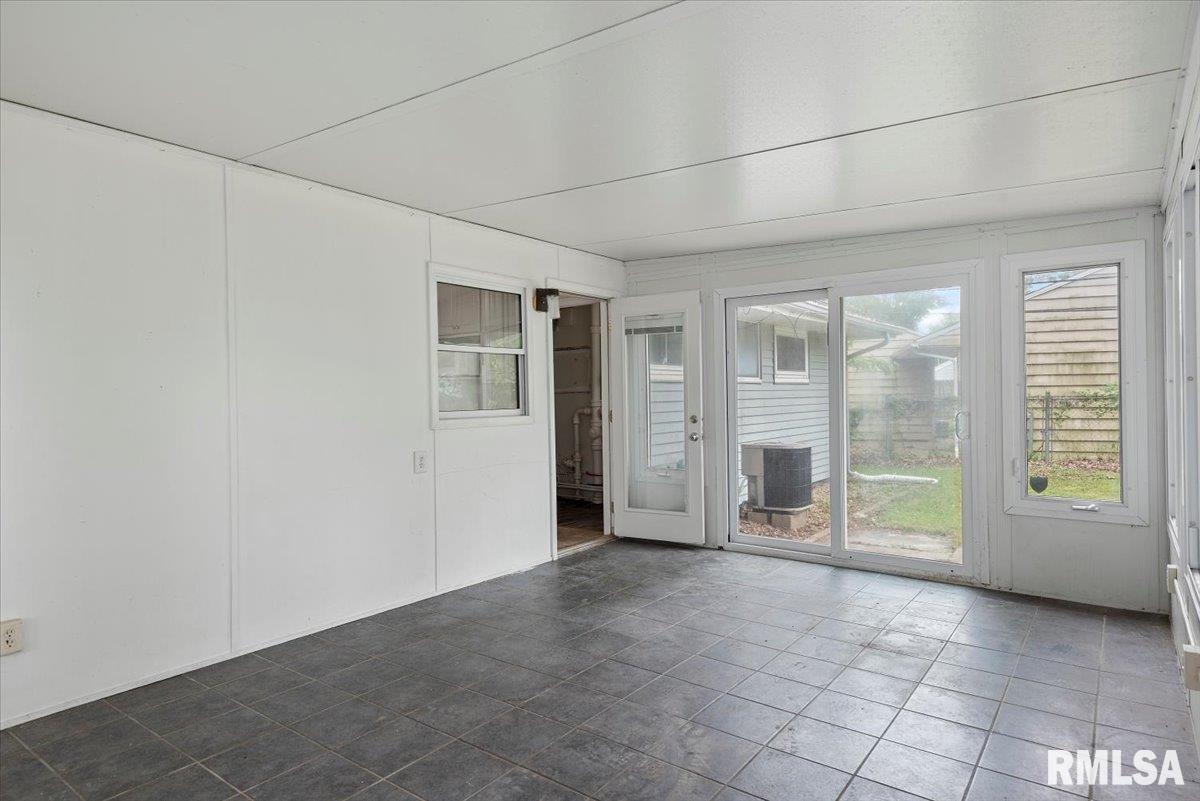 3225 Saxony Road Springfield, IL 62703 - Photo 23 of 31