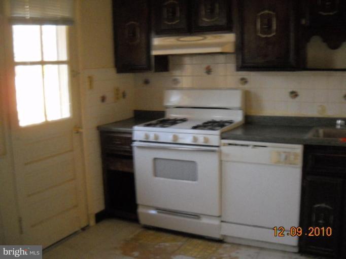 3113 Helsel Drive Silver Spring, MD 20906 - Photo 4 of 6 Kitchen