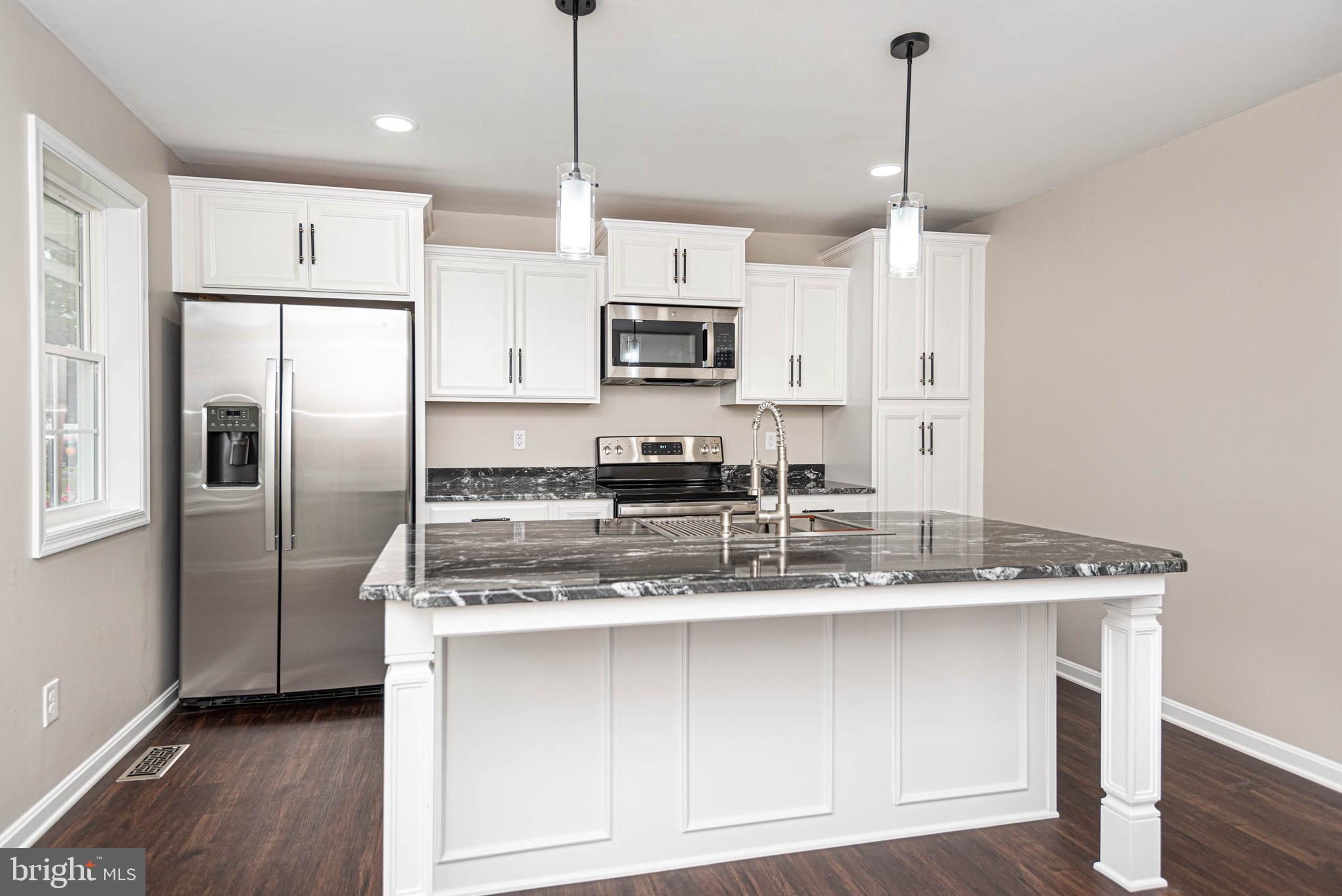 505 Maryland Avenue Ridgely, MD 21660 - Photo 11 of 39 Kitchen island