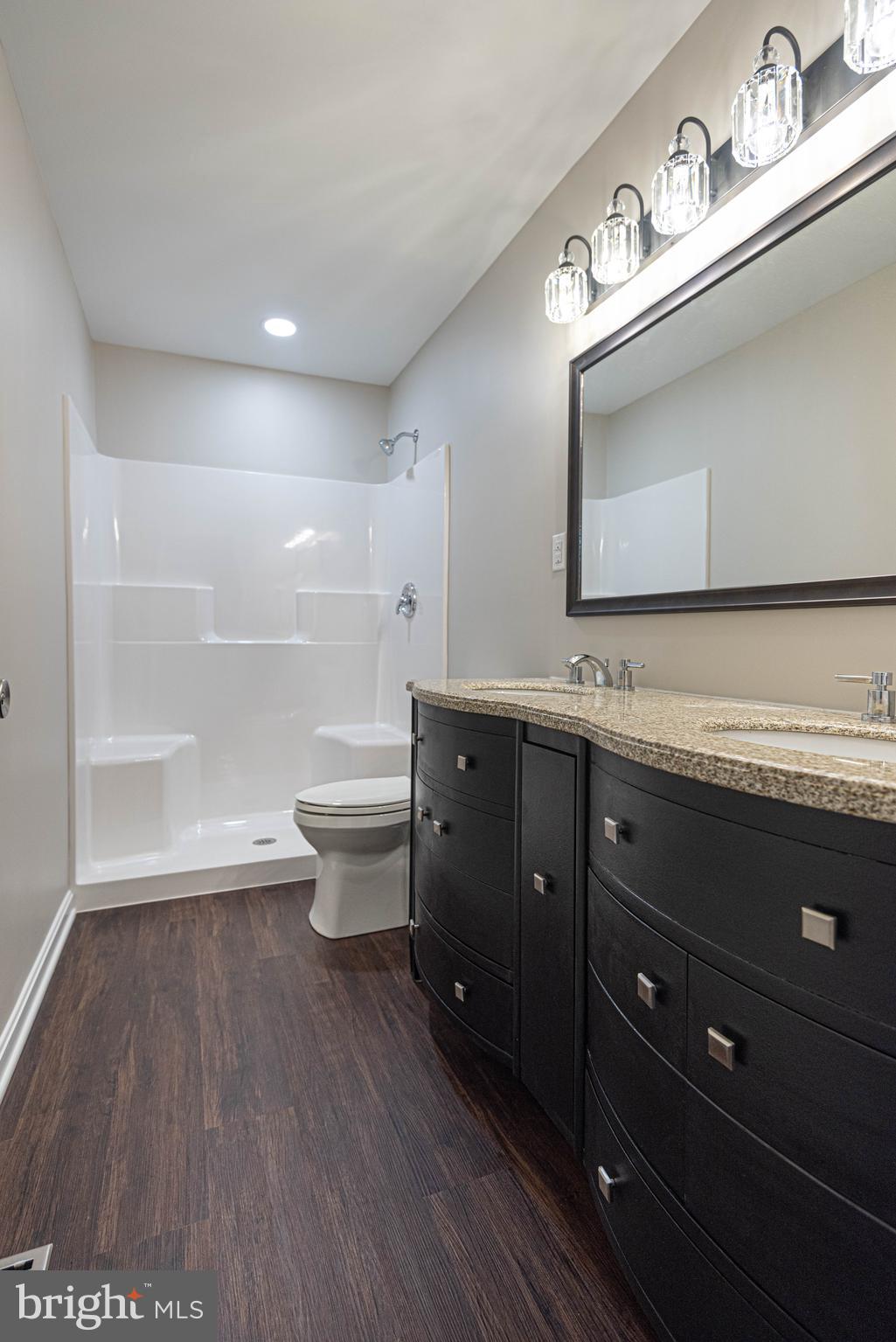 505 Maryland Avenue Ridgely, MD 21660 - Photo 25 of 39 Primary bathroom