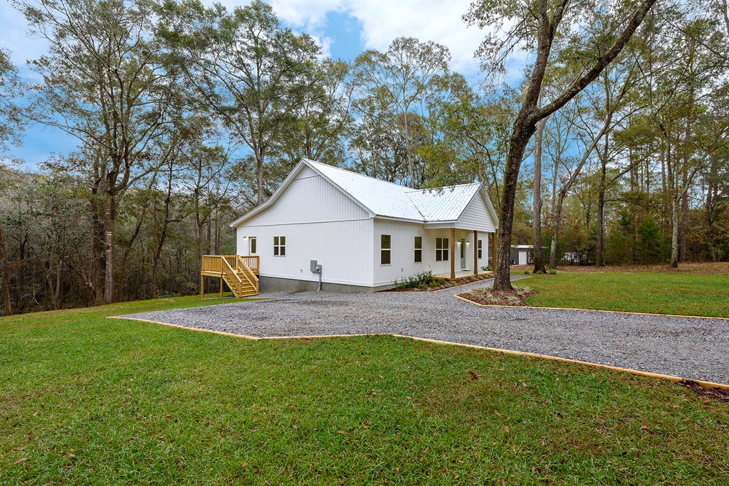 223 Lakewood Loop Geneva, AL 36340 - Photo 3 of 44