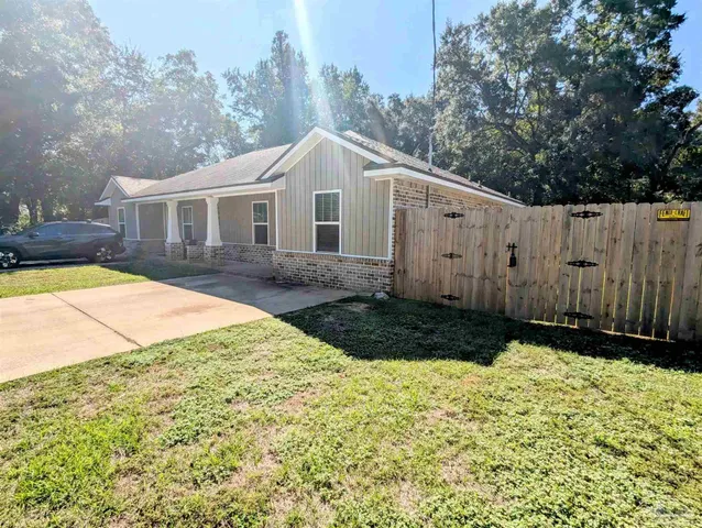 $1,395 | 1603 Blackwell Lane, Unit B, Pensacola, FL 32514