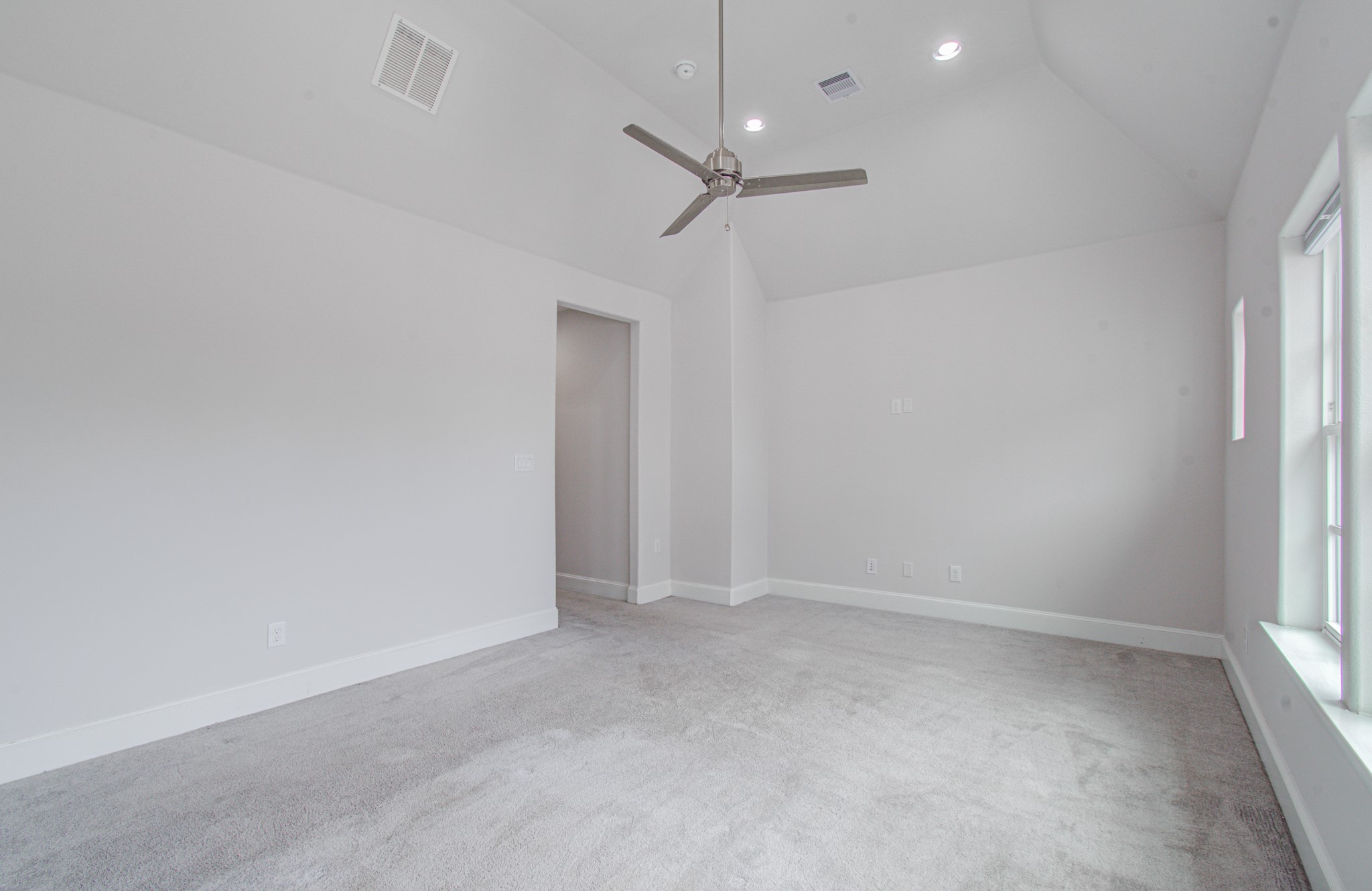 9532 London Bridge Station Houston, TX 77045 - Photo 39 of 43 Master Bedroom