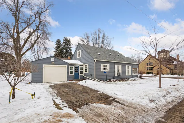 $339,850 | 200 East 2nd Street, Waconia, MN 55387