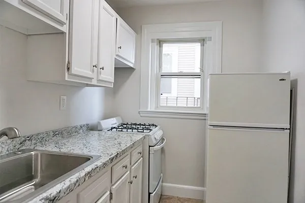 $2,300 | 95 Adams Street, Unit 8, Waltham, MA 02453