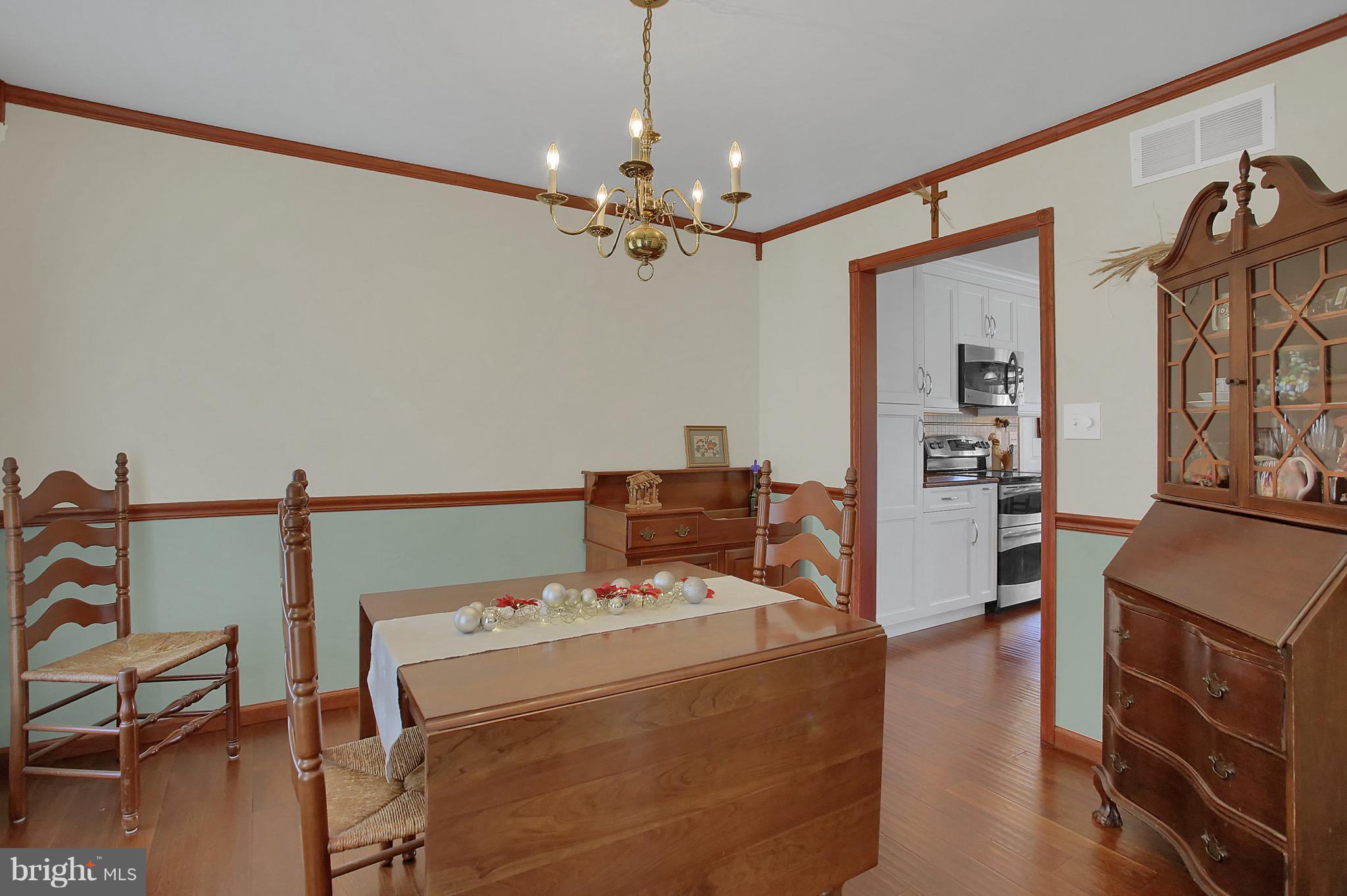 1624 Buckingham Road Harrisburg, PA 17111 - Photo 10 of 27 Gallery Image 10