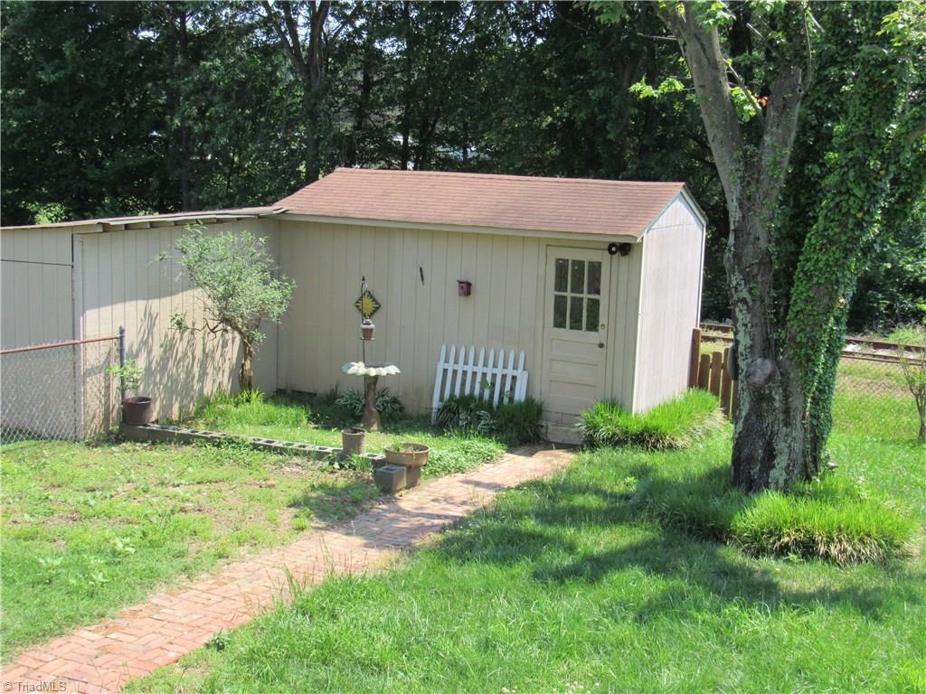 354 East Dalton Road King, NC 27021 - Photo 15 of 30 Gallery Image 15
