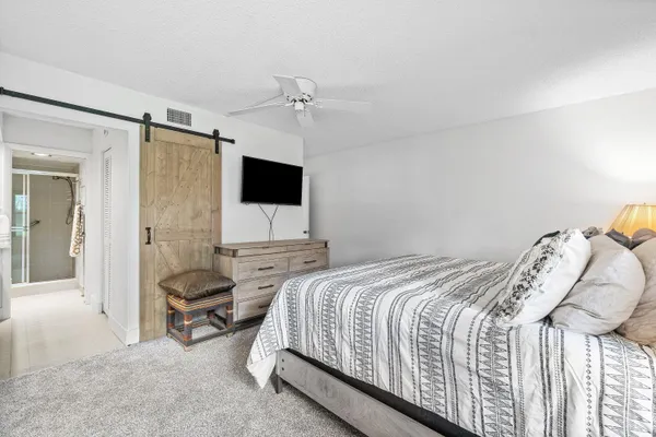 $385,000 | 5121 Oakhill Lane, Unit 411, Delray Beach, FL 33484