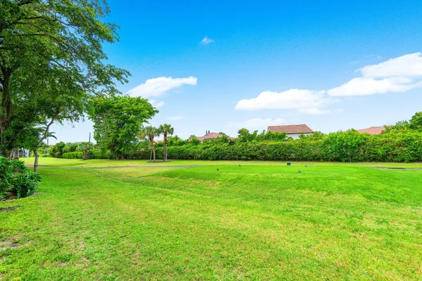 $385,000 | 5121 Oakhill Lane, Unit 411, Delray Beach, FL 33484