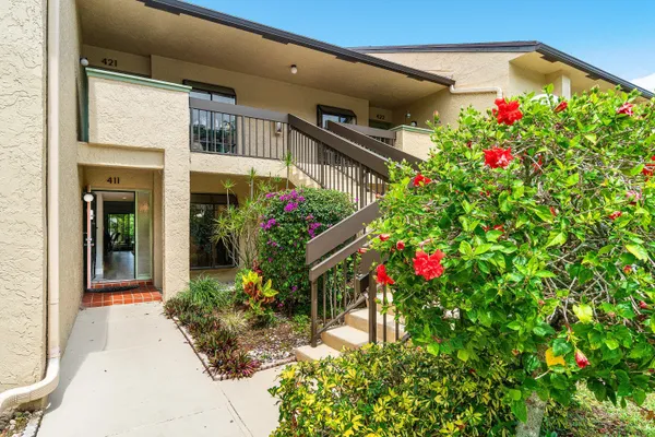 $385,000 | 5121 Oakhill Lane, Unit 411, Delray Beach, FL 33484