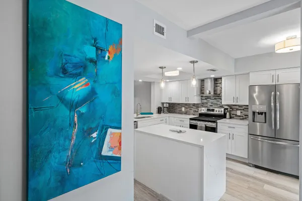 $385,000 | 5121 Oakhill Lane, Unit 411, Delray Beach, FL 33484