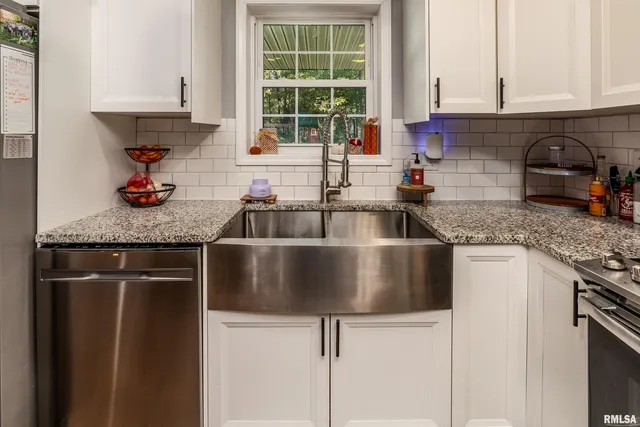 $329,000 | 412 Noah Lane, Carterville, IL 62918