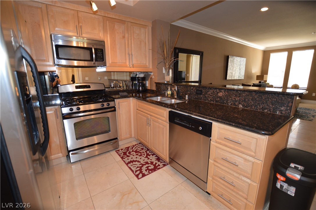 260 East Flamingo Road, Unit 216 Las Vegas, NV 89169 - Photo 3 of 29