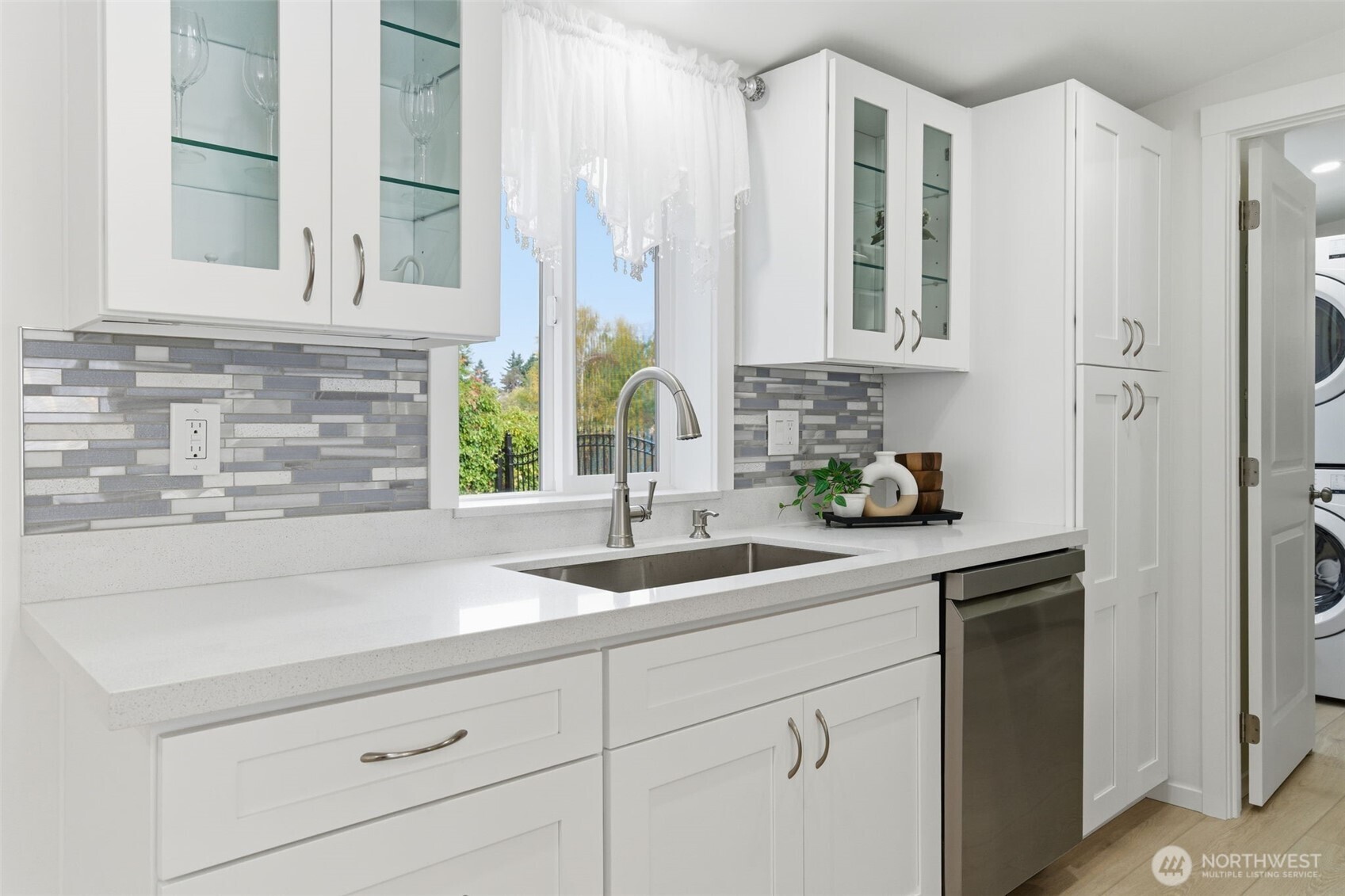 1815 Casino Road Everett, WA 98204 - Photo 12 of 39 Gallery Image 12