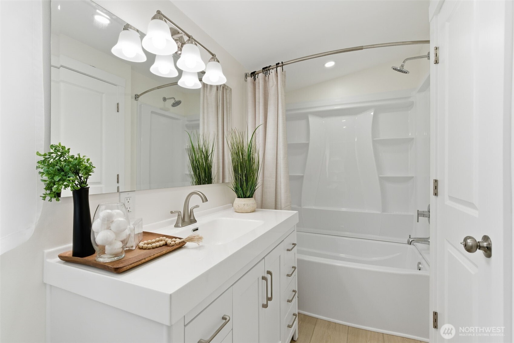 1815 Casino Road Everett, WA 98204 - Photo 24 of 39 Gallery Image 24