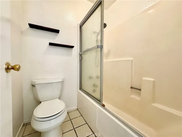 en empty room with windows