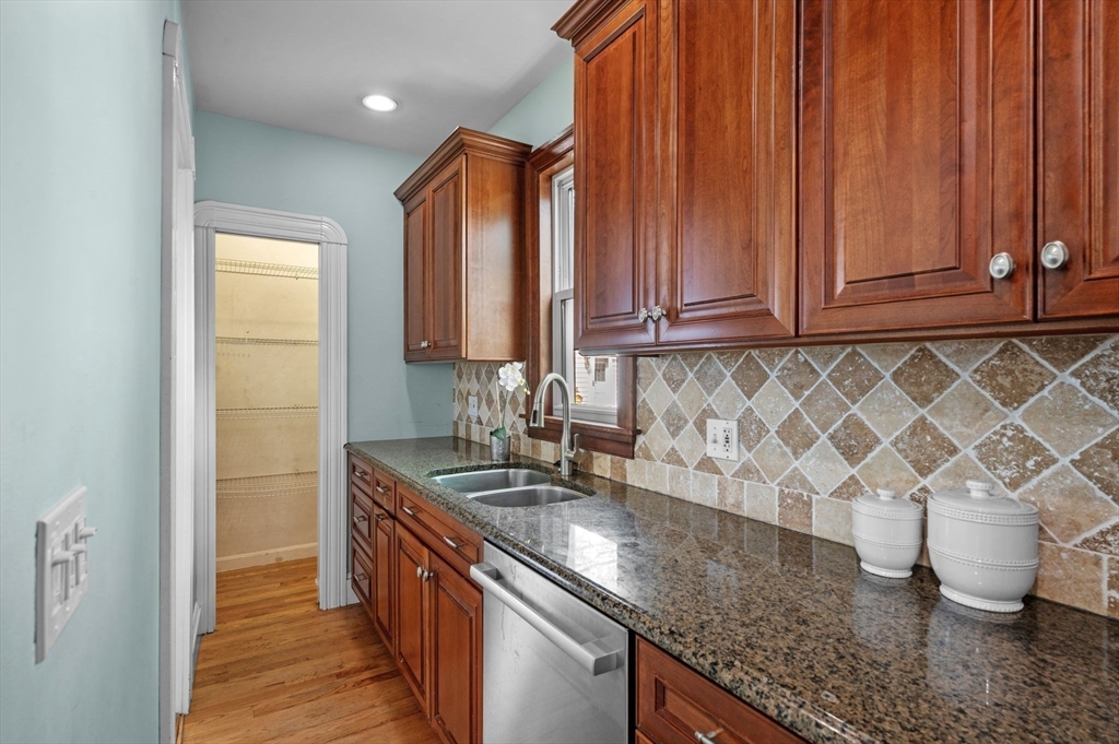 2 Ellis Terrace Swampscott, MA 01907 - Photo 13 of 41