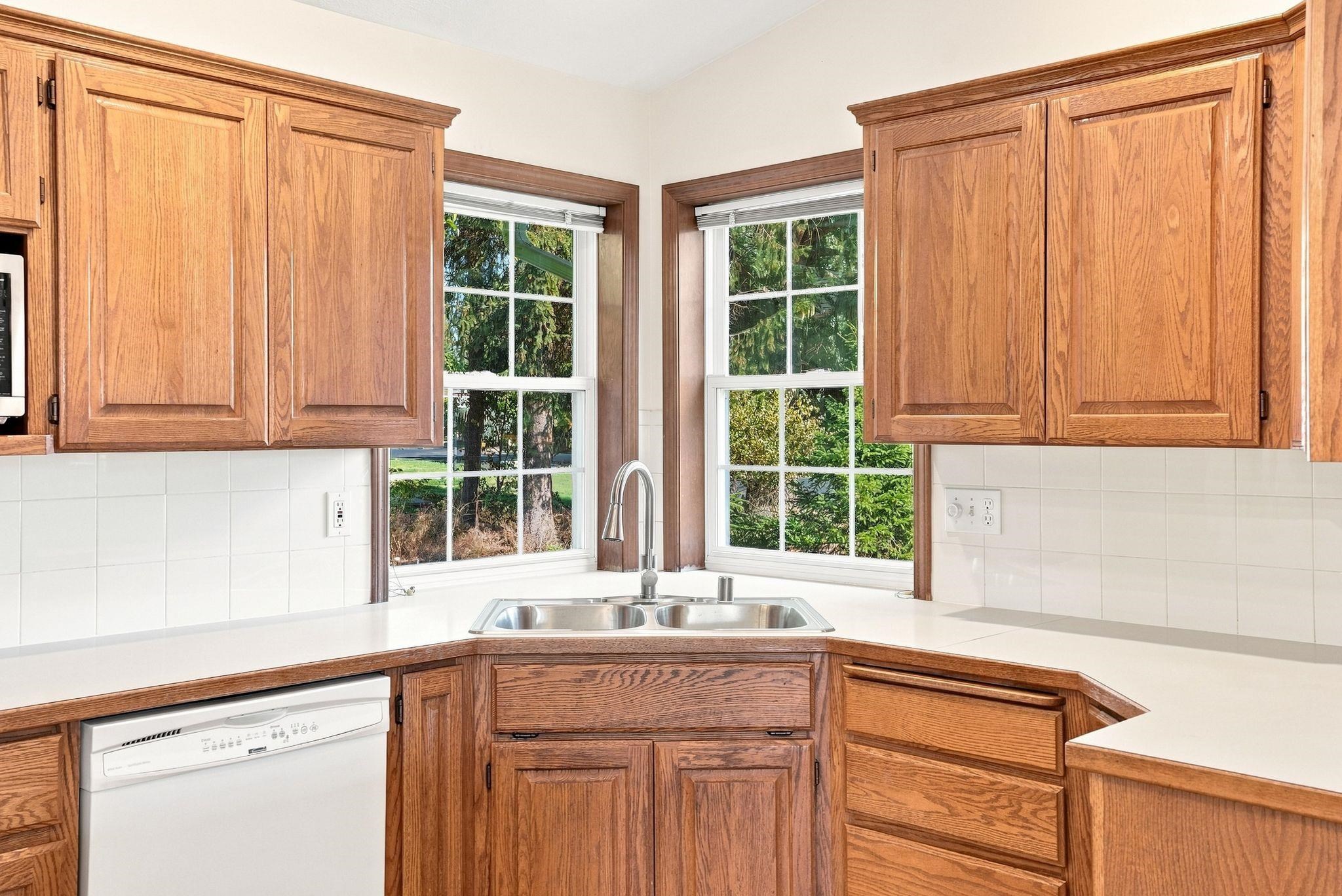 4526 South Cook Street Spokane, WA 99223 - Photo 7 of 23 Gallery Image 7