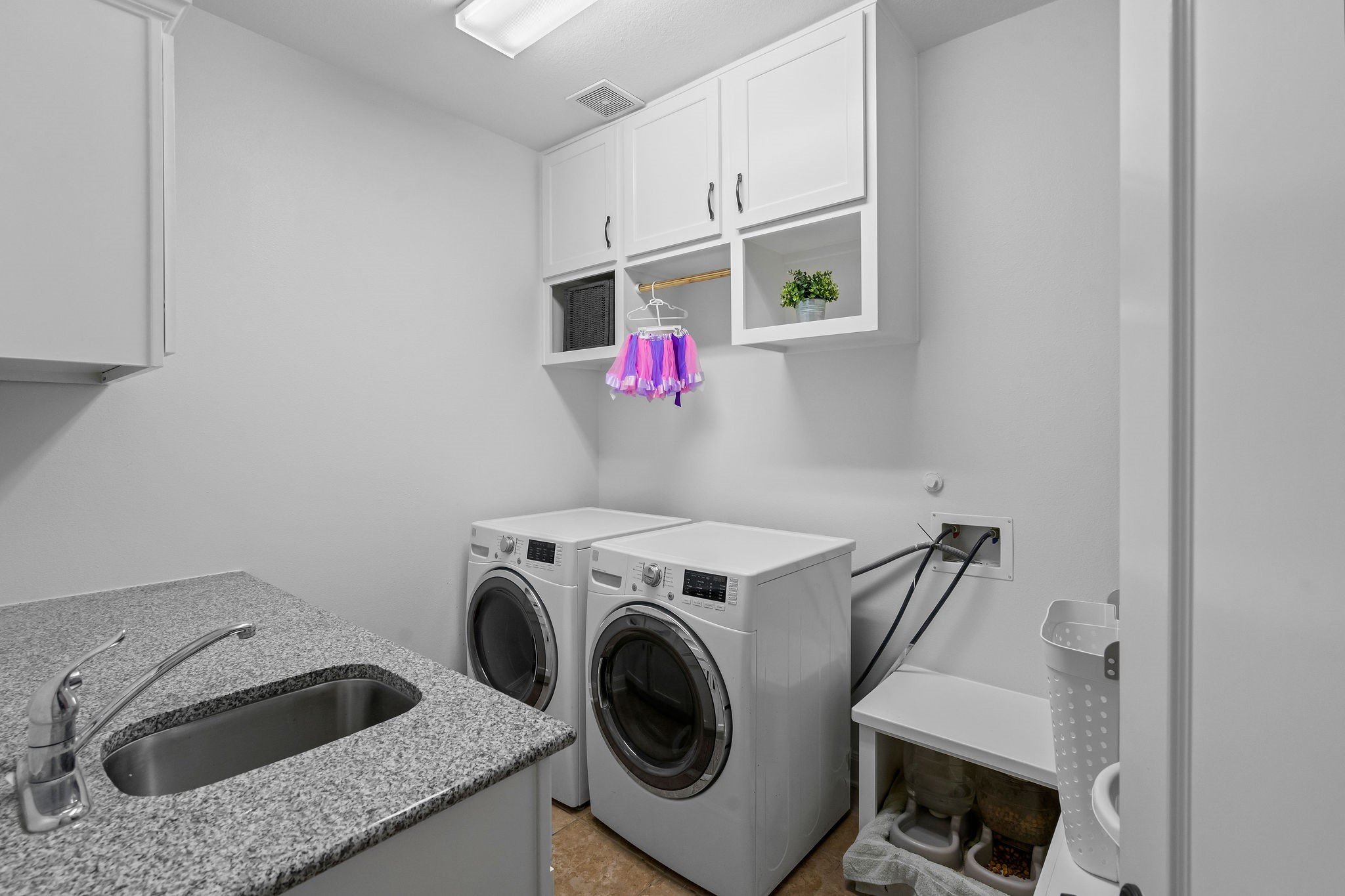 31114 Lakeview Bend Lane Spring, TX 77386 - Photo 37 of 41 a utility room with dryer and washer