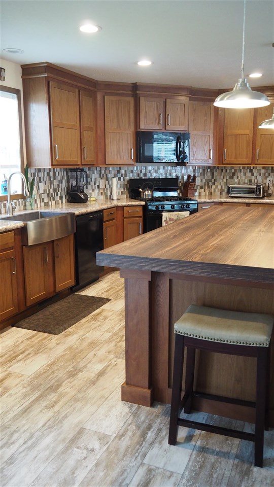 18392 Karlin Road Thompsonville, MI 49683 - Photo 7 of 37 1890145-6.JPG