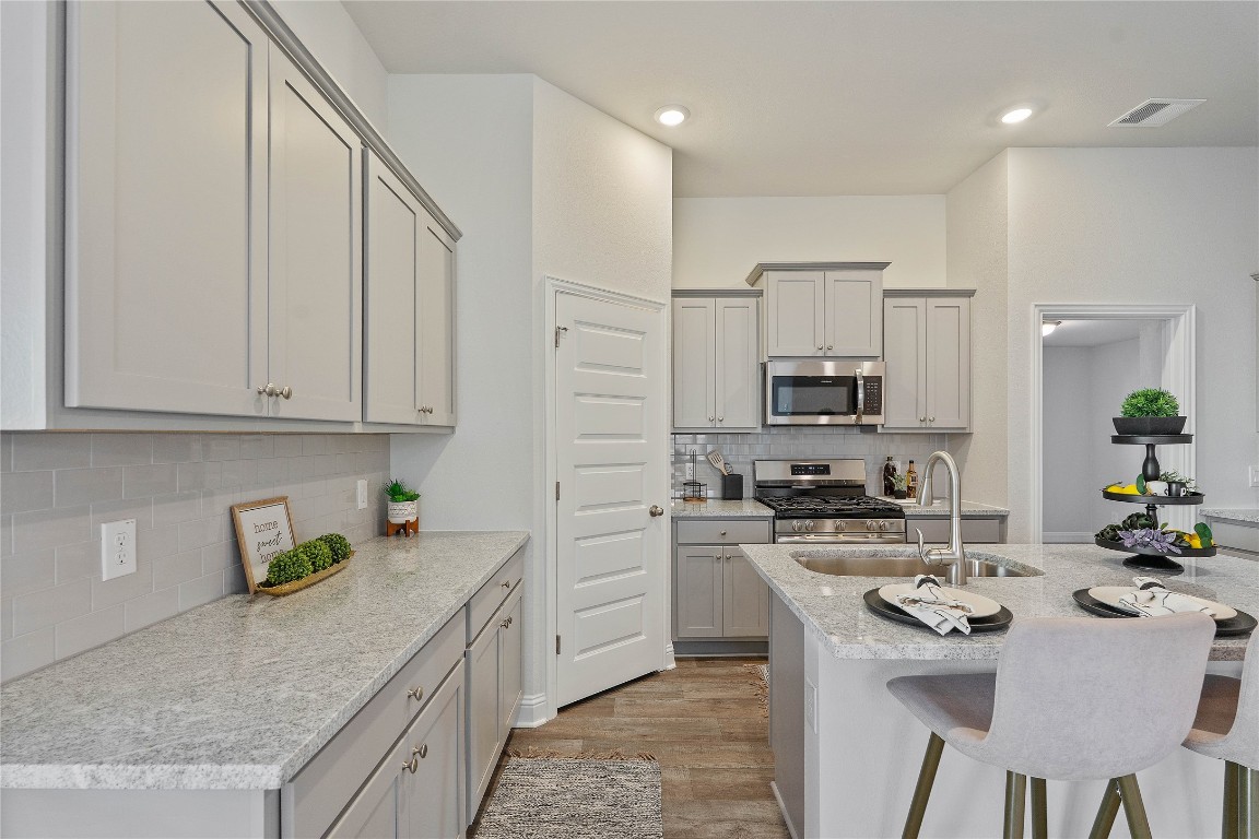 10681 Ellerston Road Cleveland, TX 77327 - Photo 13 of 28