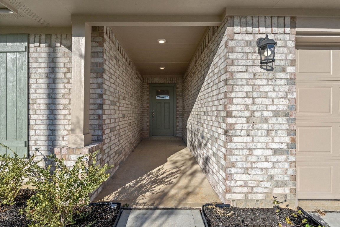 10681 Ellerston Road Cleveland, TX 77327 - Photo 2 of 28