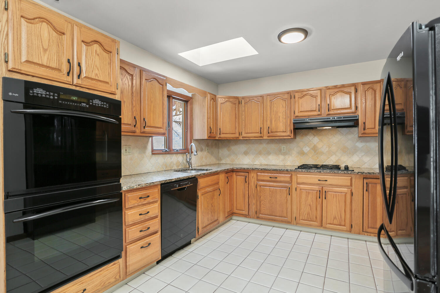 1213 Long Ridge Road Stamford, CT 06903 - Photo 9 of 23 1213 Long Ridge Rd Stamford CT-large-021