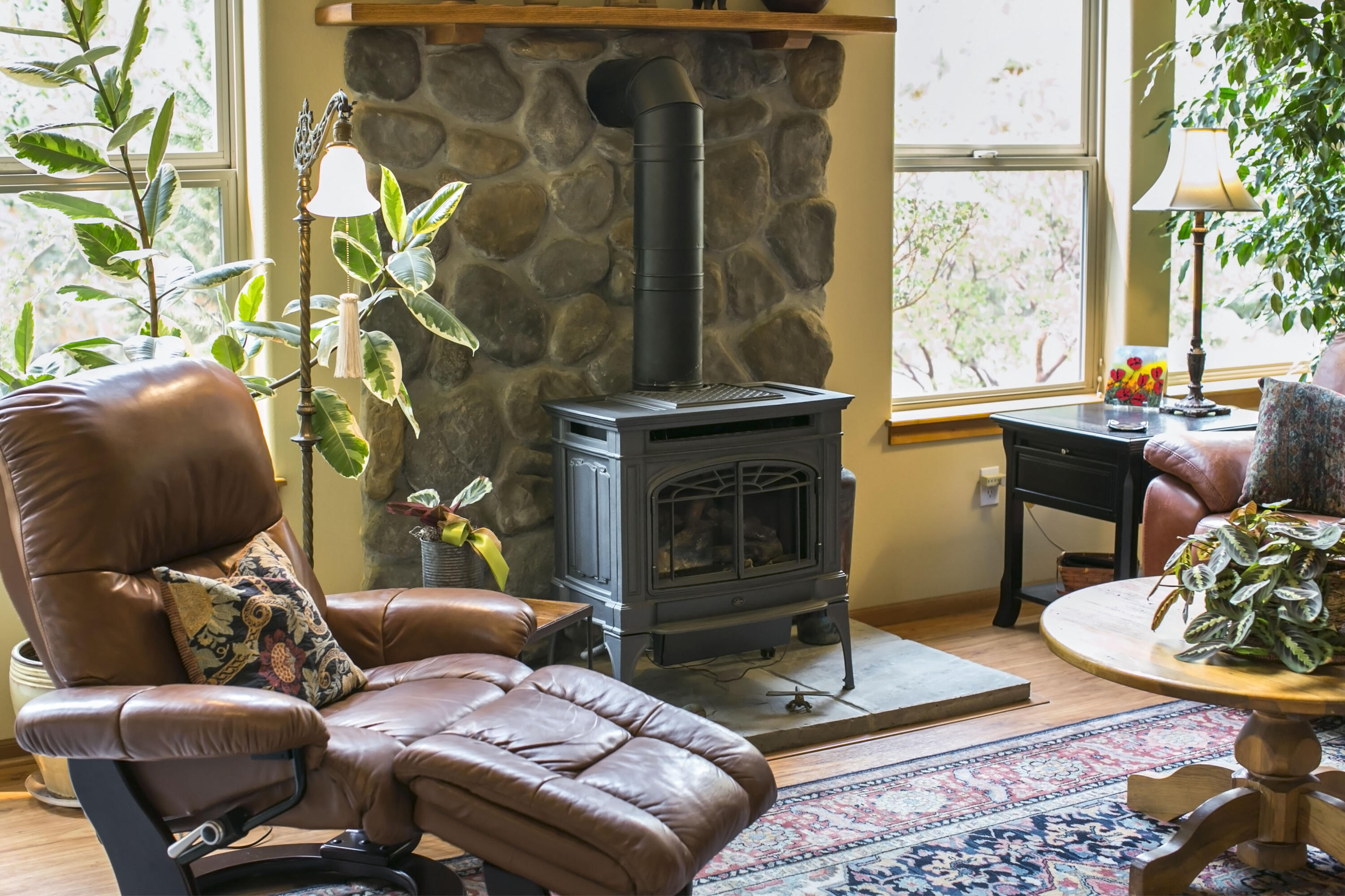 19537 East Campbell Road Bend, OR 97702 - Photo 9 of 29 9-Gas Fireplace