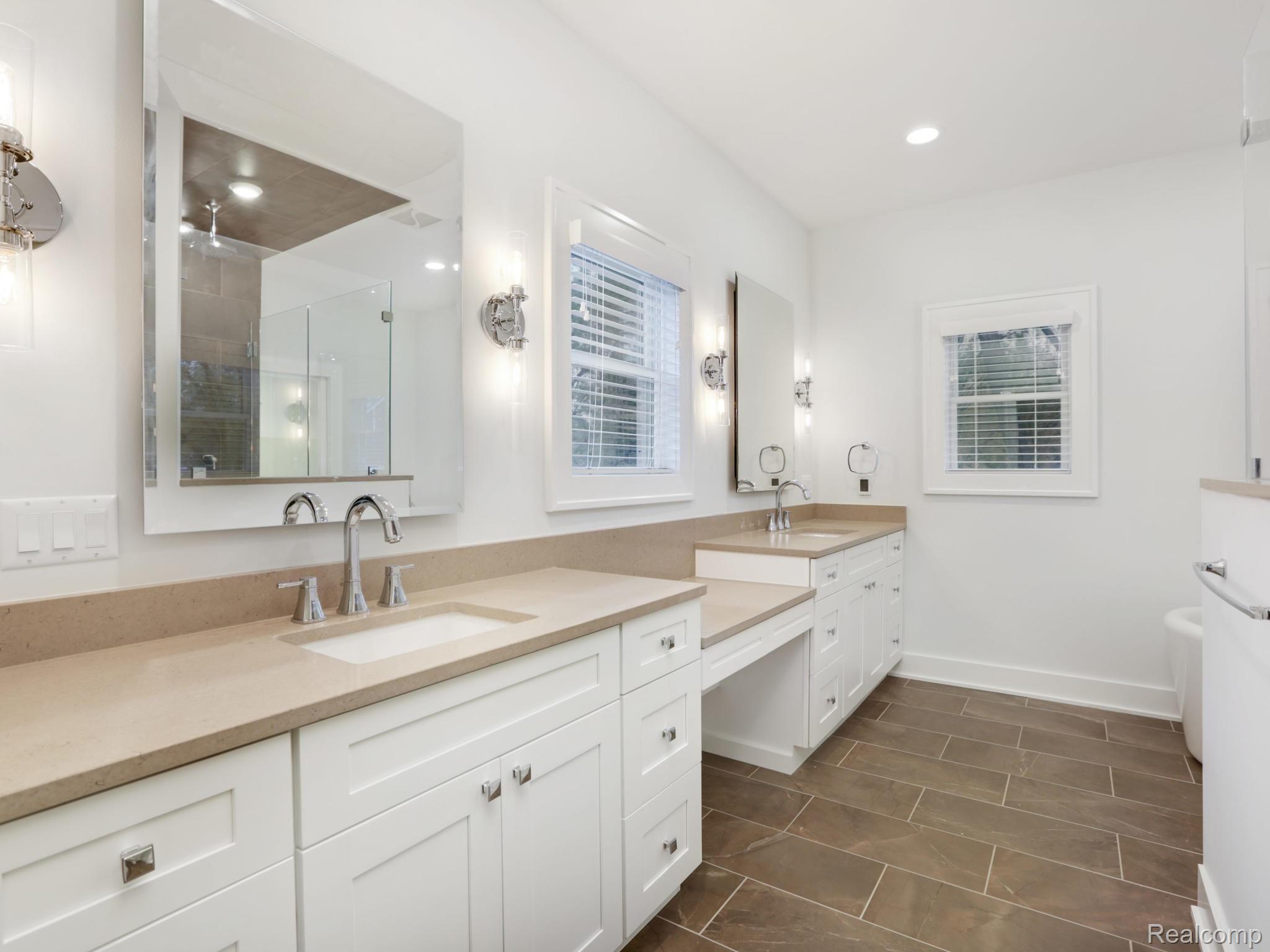 2229 Manchester Road Birmingham, MI 48009 - Photo 30 of 44 Spacious Master Bathroom with heated floors, Grohe plumbing fixtures throughout house
