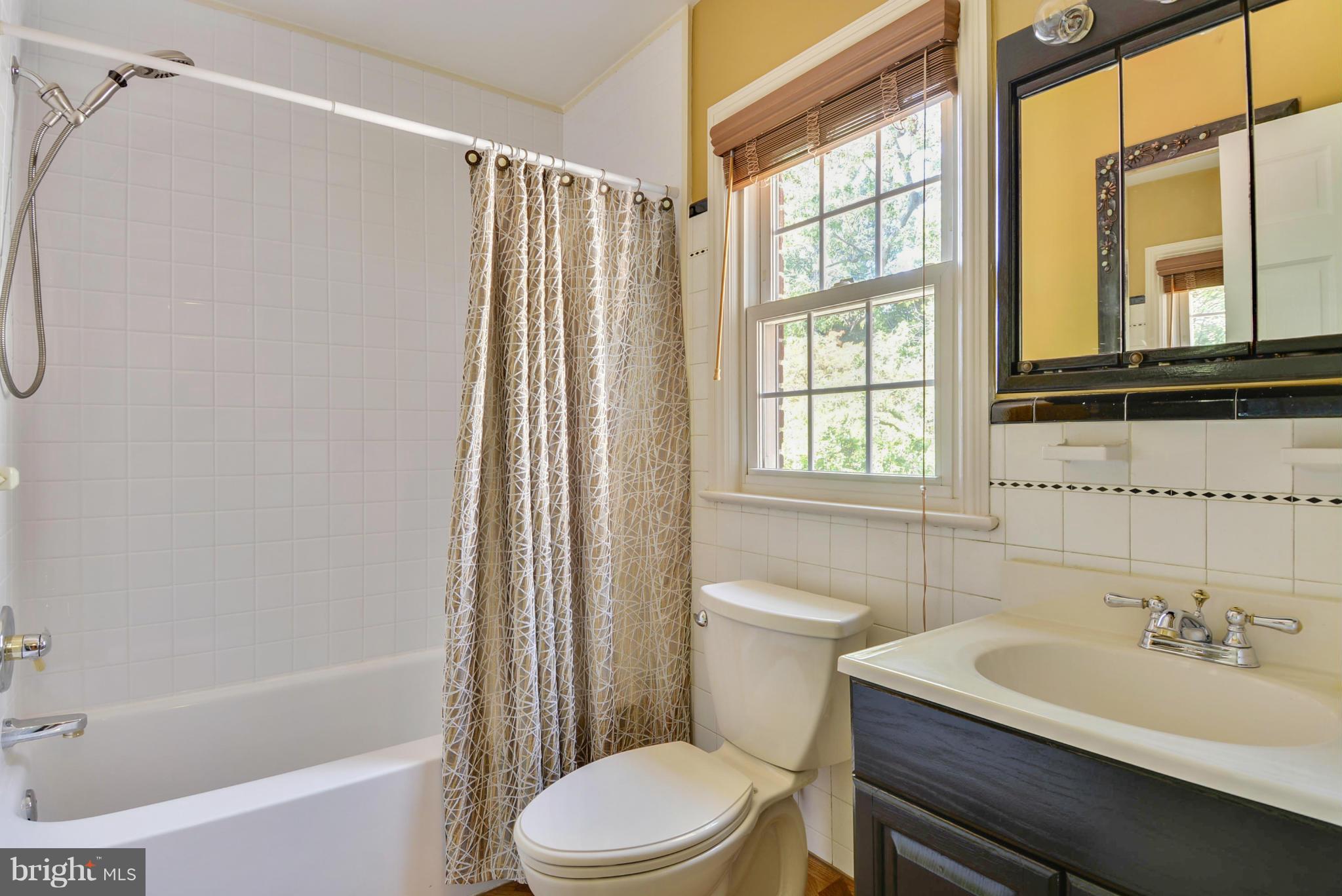 9108 16th Street Silver Spring, MD 20910 - Photo 13 of 27 Upper Level Full Bath