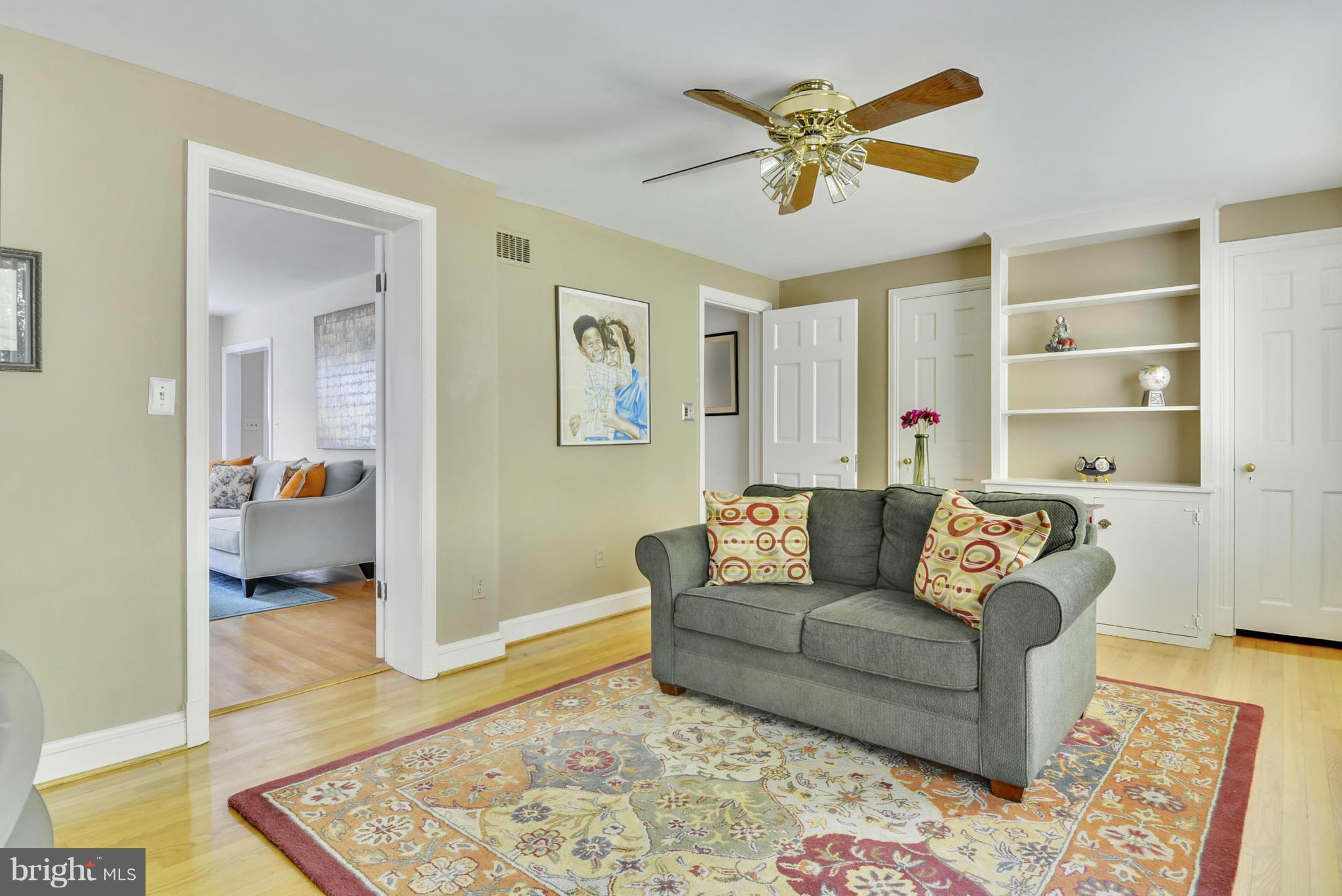 9108 16th Street Silver Spring, MD 20910 - Photo 8 of 27 Living Room