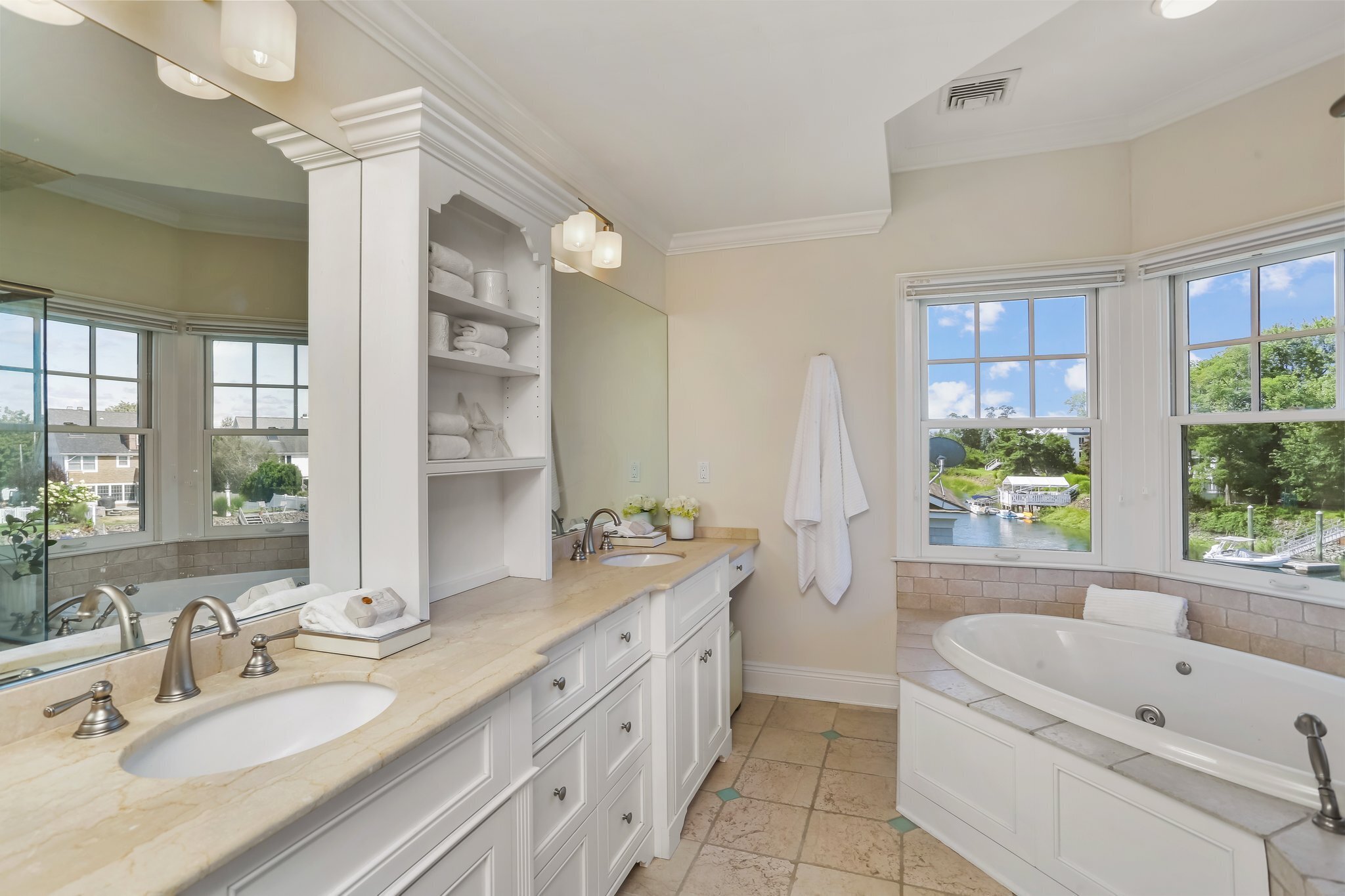 1810 Fairfield Beach Road Fairfield, CT 06824 - Photo 21 of 37