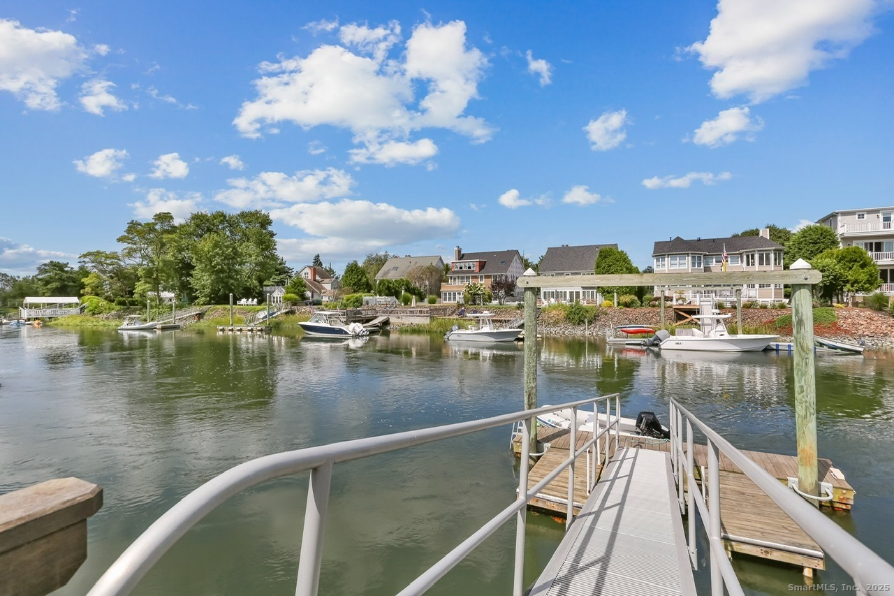 1810 Fairfield Beach Road Fairfield, CT 06824 - Photo 36 of 37