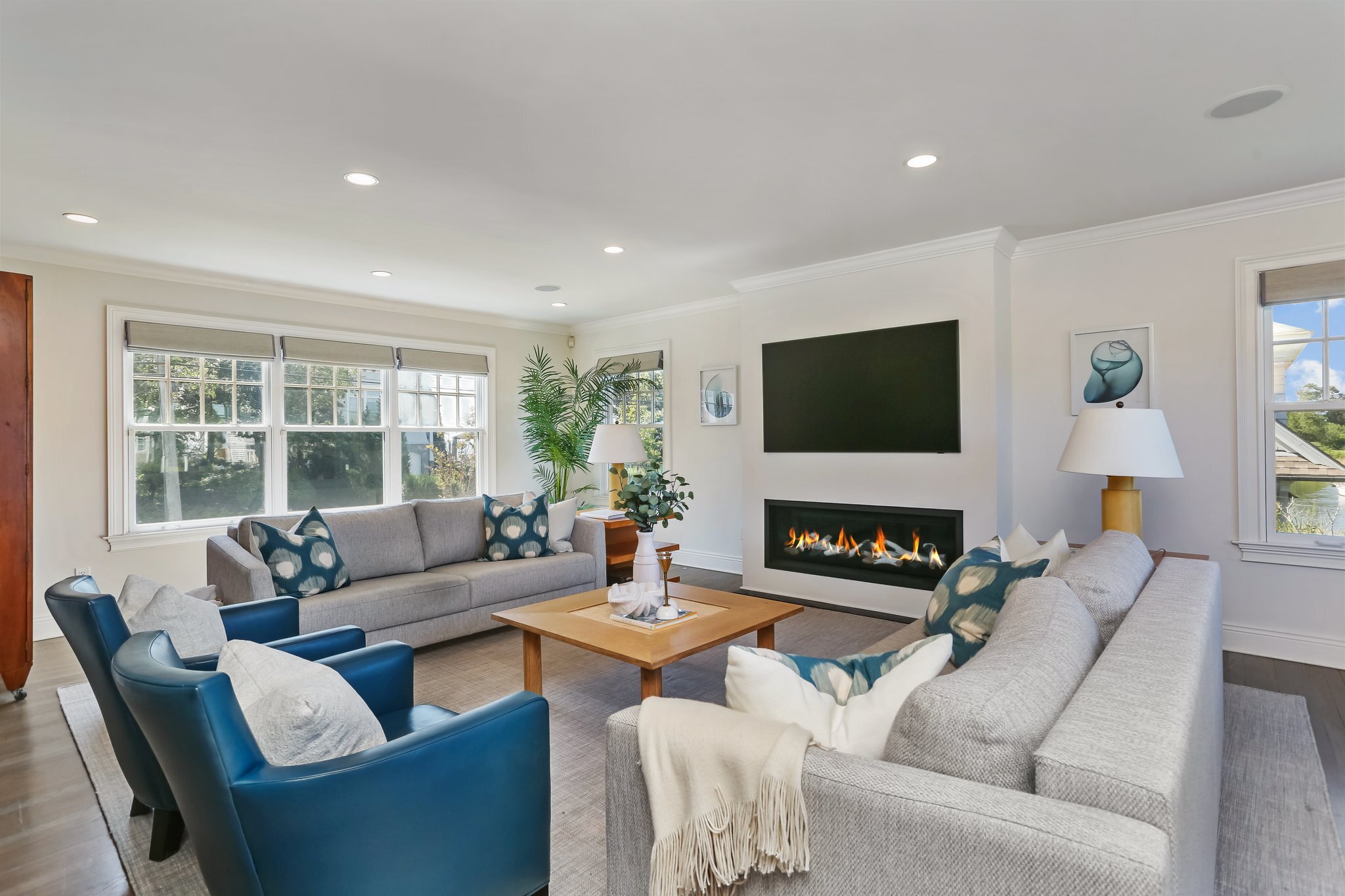 1810 Fairfield Beach Road Fairfield, CT 06824 - Photo 8 of 37