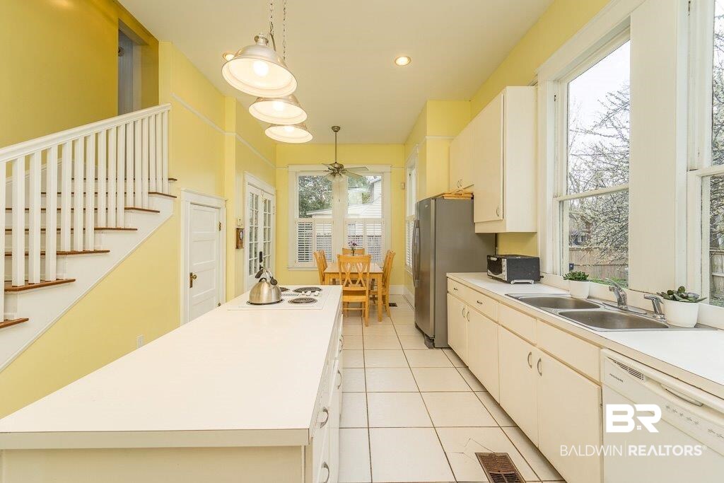 261 Rapier Avenue Mobile, AL 36604 - Photo 6 of 21