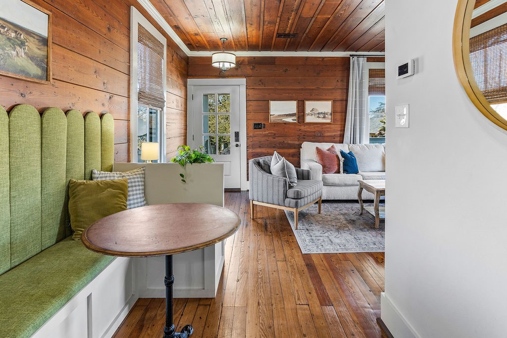 4117 Avenue R Galveston, TX 77550 - Photo 14 of 39 a living room with furniture and a table