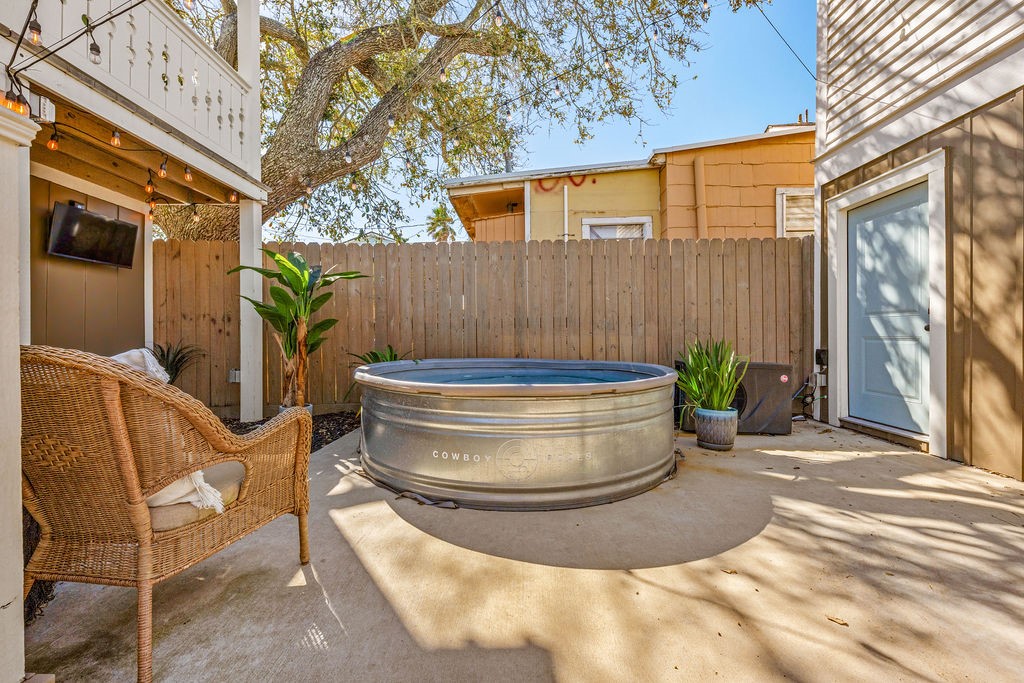 4117 Avenue R Galveston, TX 77550 - Photo 27 of 39