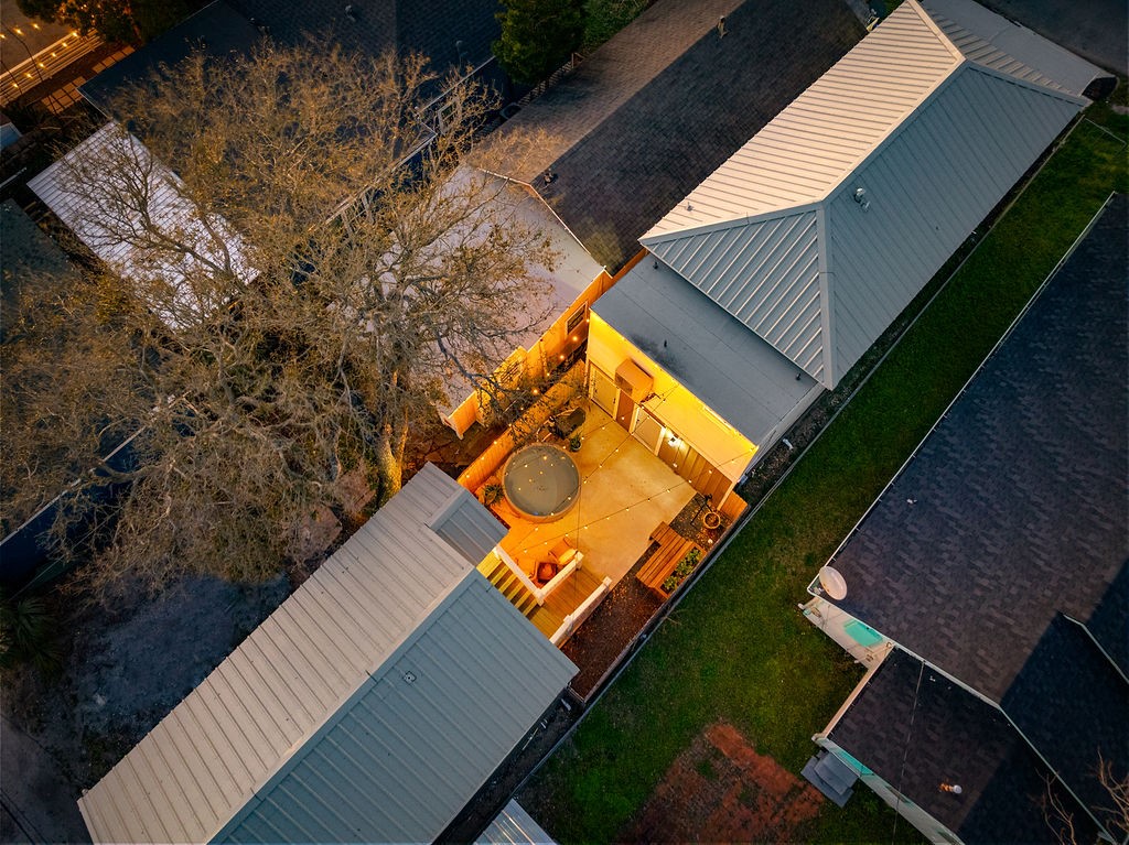 4117 Avenue R Galveston, TX 77550 - Photo 4 of 39