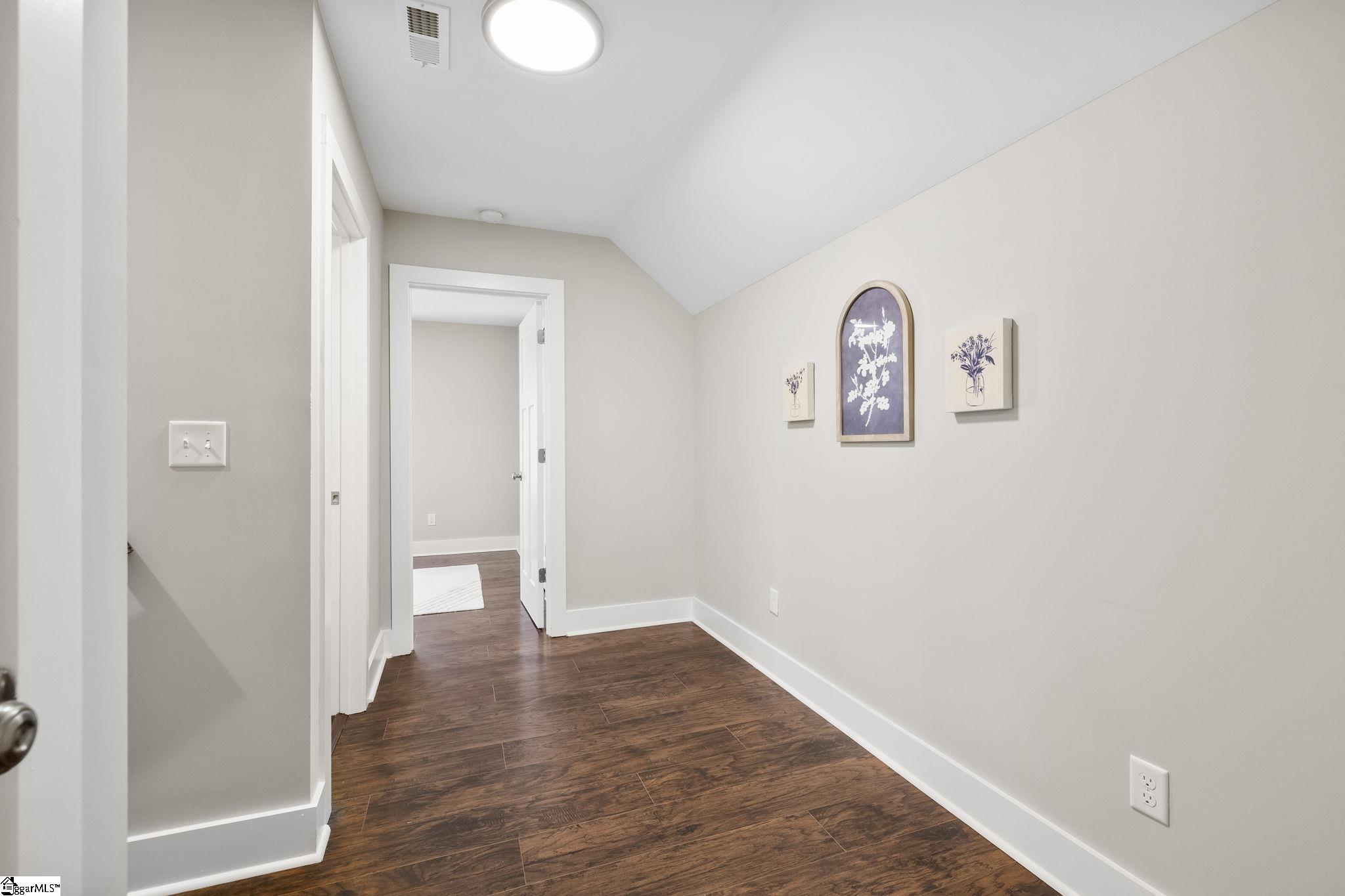 416 Glenn Road Greenville, SC 29607 - Photo 2 of 27