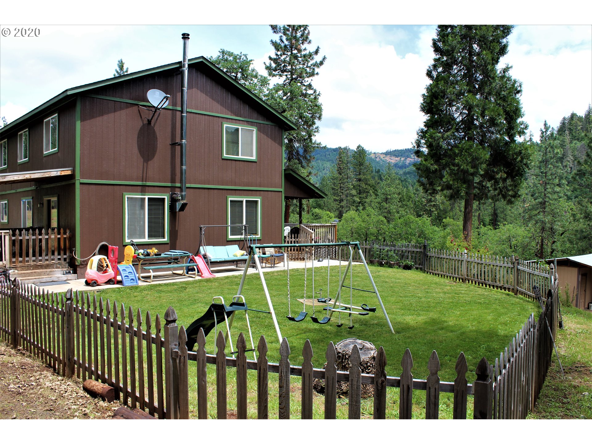 2055 Swingle Road Trail, OR 97541 - Photo 17 of 25 Gallery Image 17