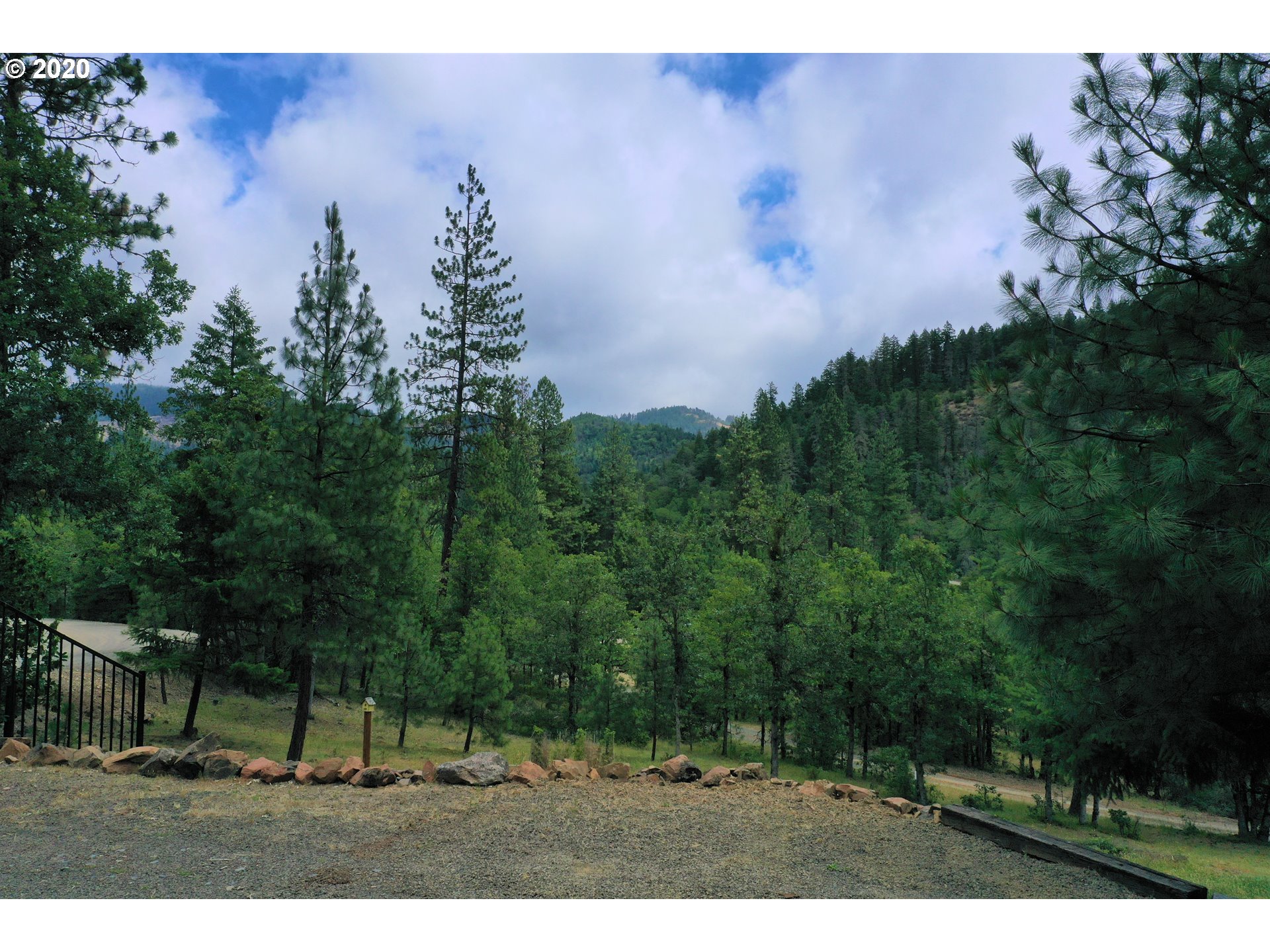 2055 Swingle Road Trail, OR 97541 - Photo 23 of 25 Gallery Image 23