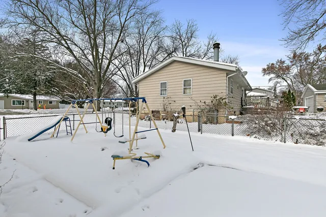 $295,000 | 11618 Douglas Avenue, Huntley, IL 60142