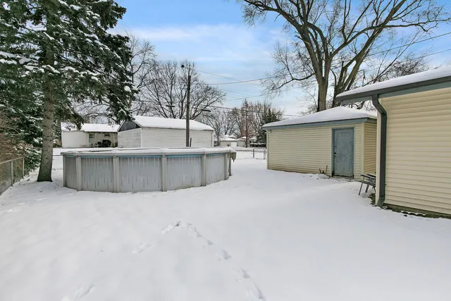 $295,000 | 11618 Douglas Avenue, Huntley, IL 60142