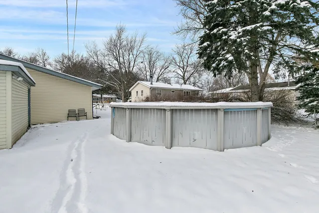$295,000 | 11618 Douglas Avenue, Huntley, IL 60142