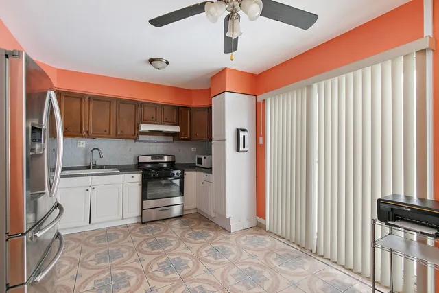 $295,000 | 11618 Douglas Avenue, Huntley, IL 60142