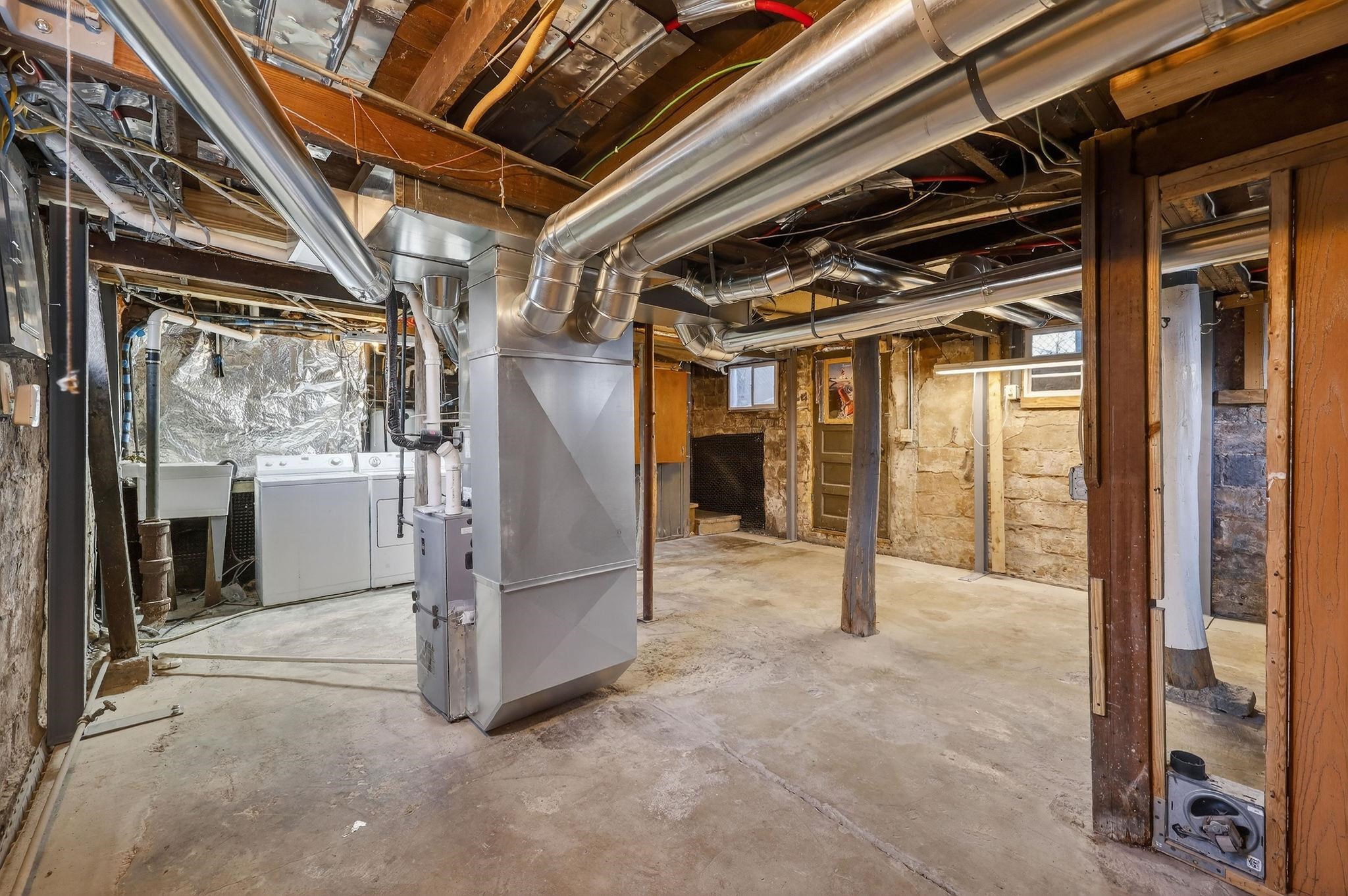 2926 Milwaukee Street Madison, WI 53704 - Photo 30 of 55