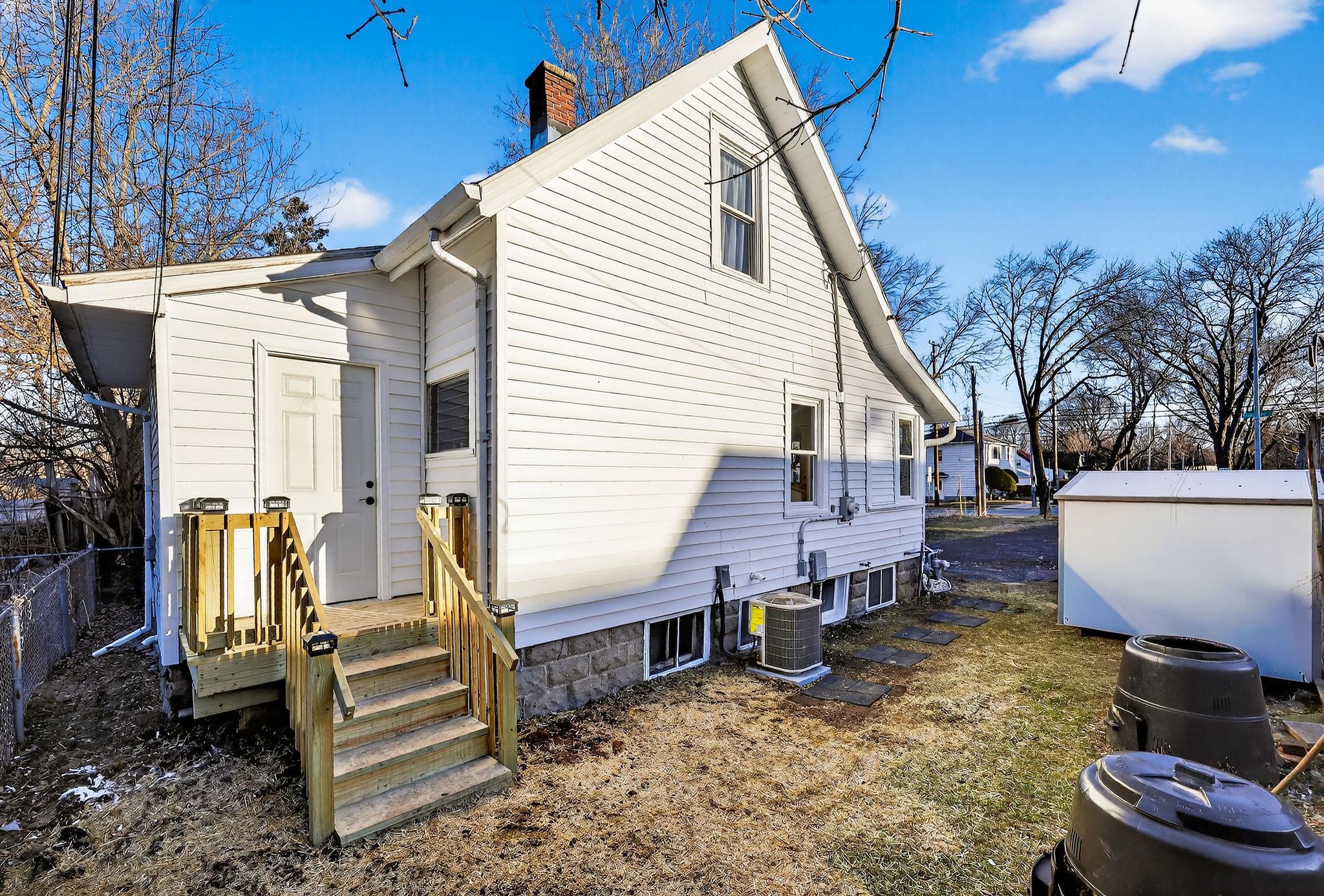 2926 Milwaukee Street Madison, WI 53704 - Photo 38 of 55