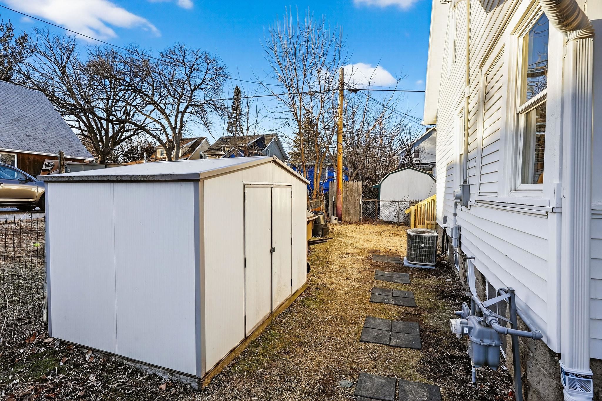 2926 Milwaukee Street Madison, WI 53704 - Photo 39 of 55