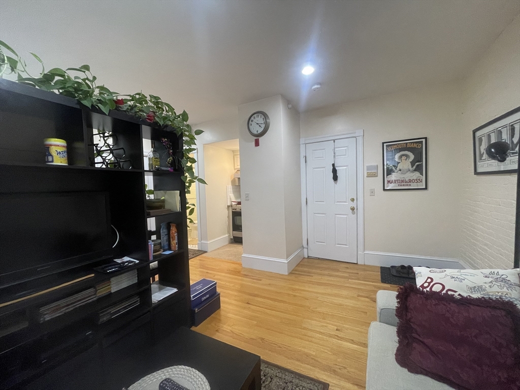 105 Pinckney Street, Unit 8 Boston, MA 02114 - Photo 8 of 13