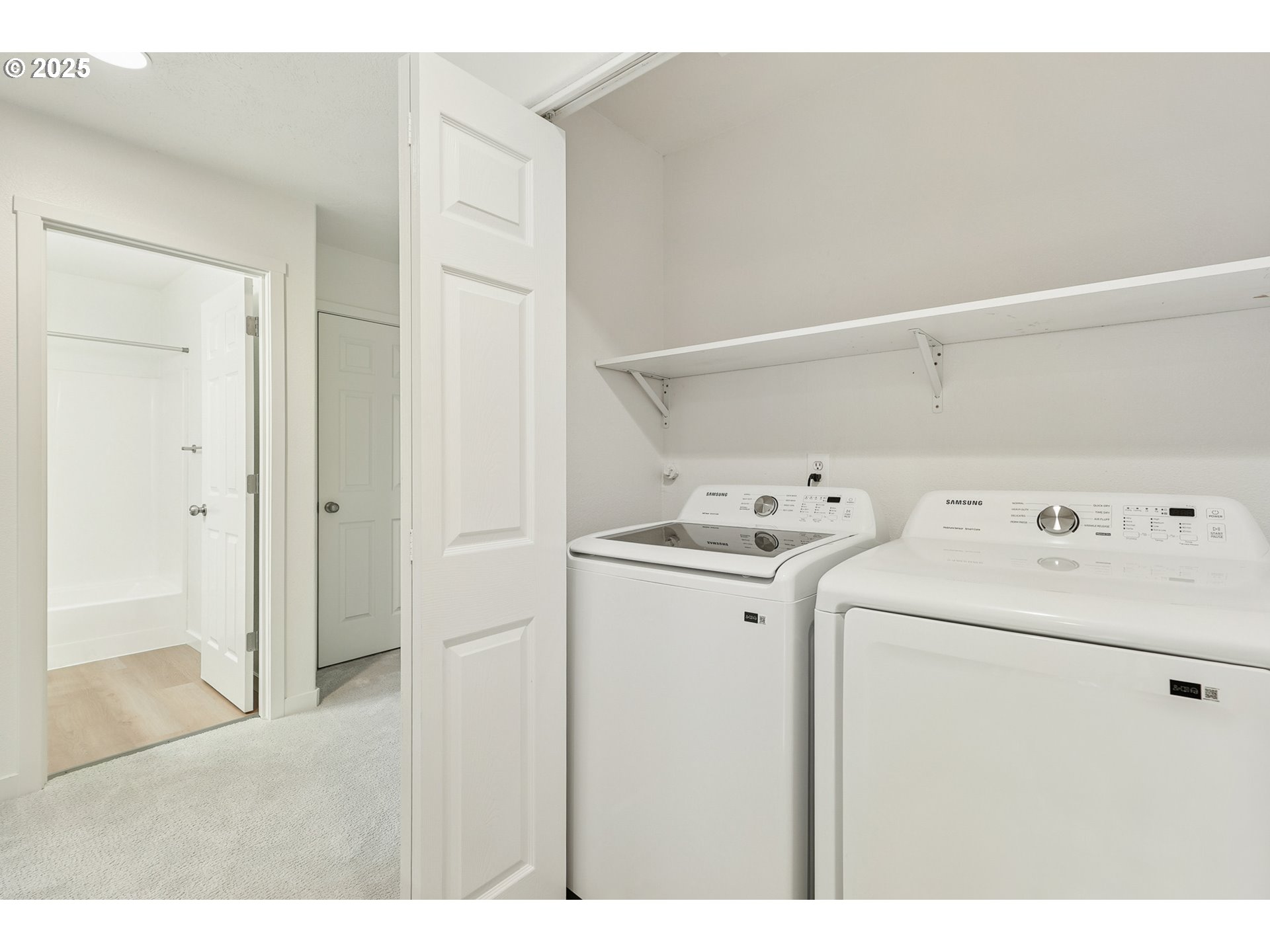 912 Southeast 193rd Avenue Portland, OR 97233 - Photo 26 of 28 a utility room with dryer and washer